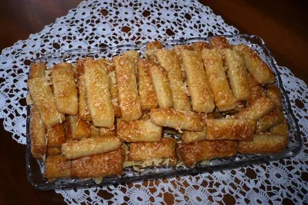 Apró sajtos